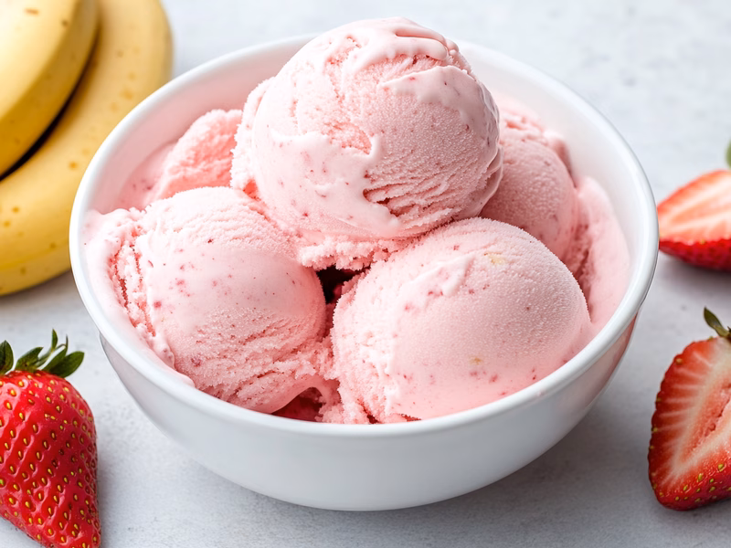 Sorvete Proteico de Morango e Banana - Receita Ninja Creami