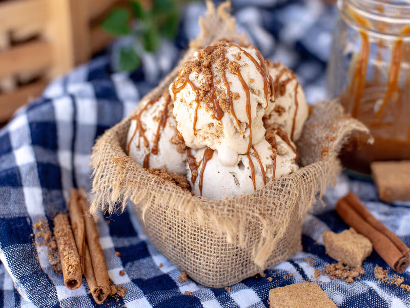 Helado Proteico de Vainilla con Galleta Biscoff