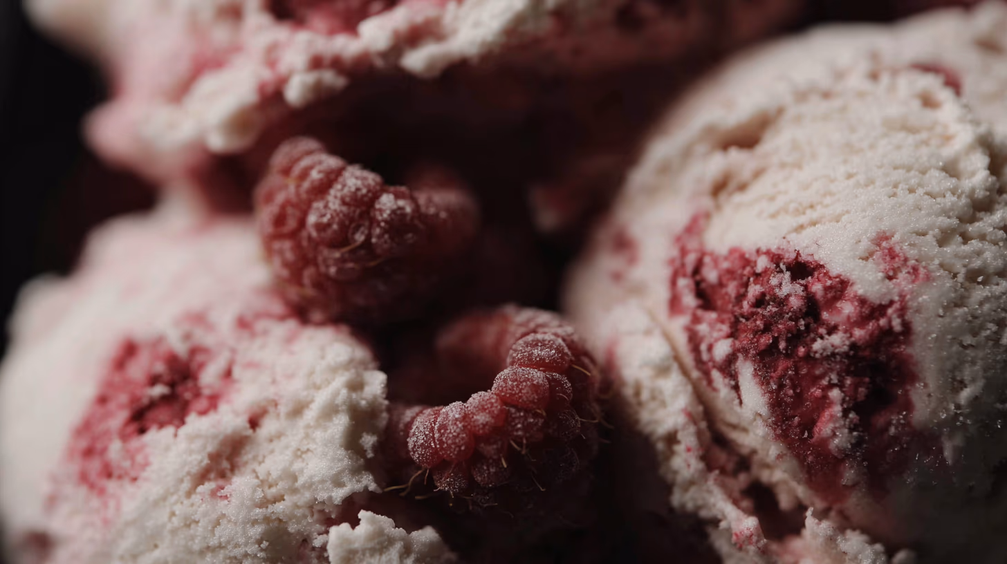 Weiße-Schokolade-Himbeer-Eiscreme - Ninja Creami Recipe